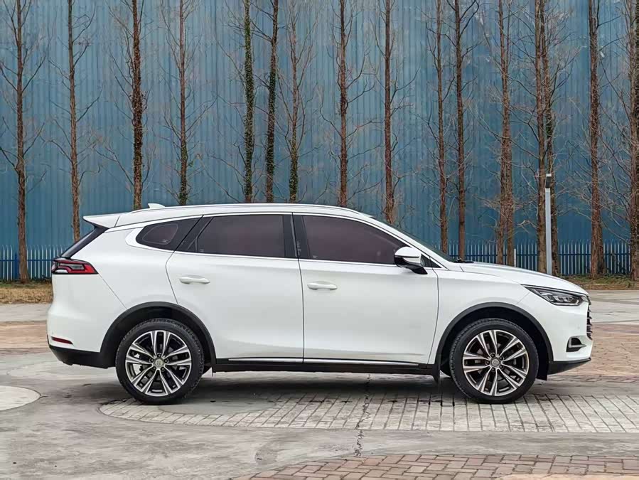 BYD Tang 2018 #5 BYD Tang 2018 car image #5