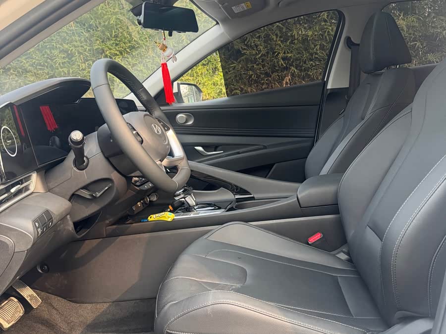 Hyundai Elantra 2025 immagine di auto #5