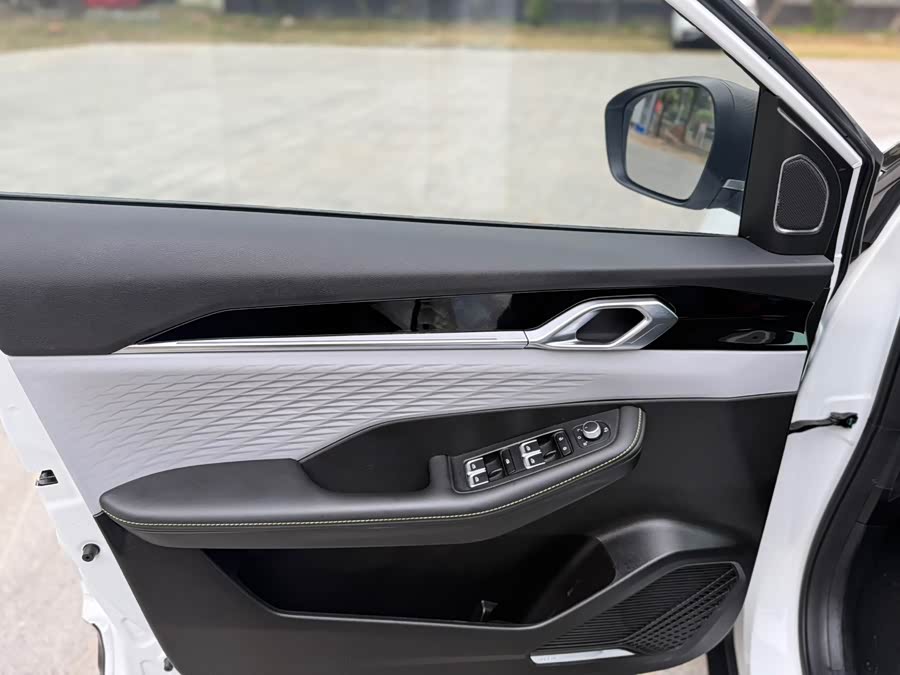 GEELY Coolray 2022 car image #5