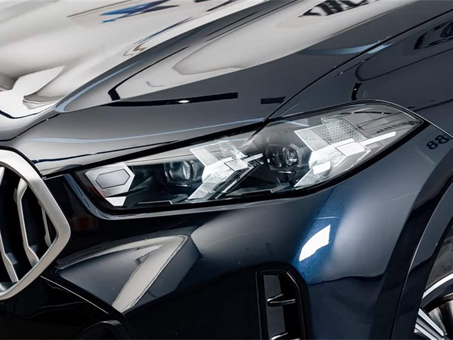 BMW X6 2024 car image #5