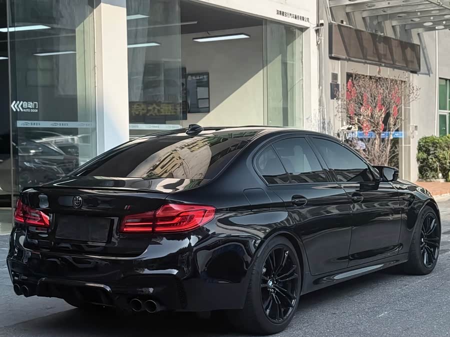 BMW M5 2018 car image #5