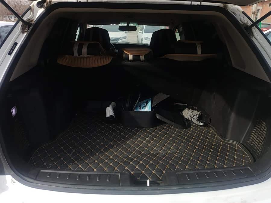 BYD e6 2016 #5 BYD e6 2016 car image #5