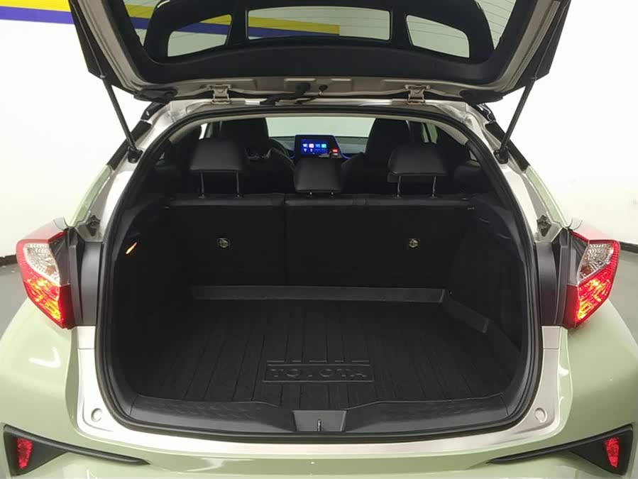 Toyota C-HR 2022 immagine di auto #5