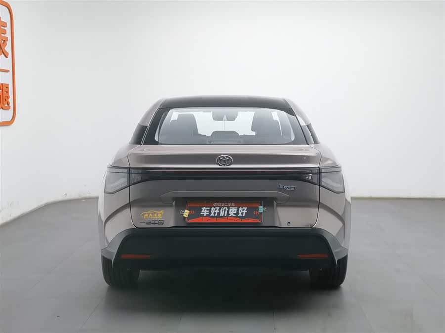 Toyota bZ3 2023 immagine di auto #5