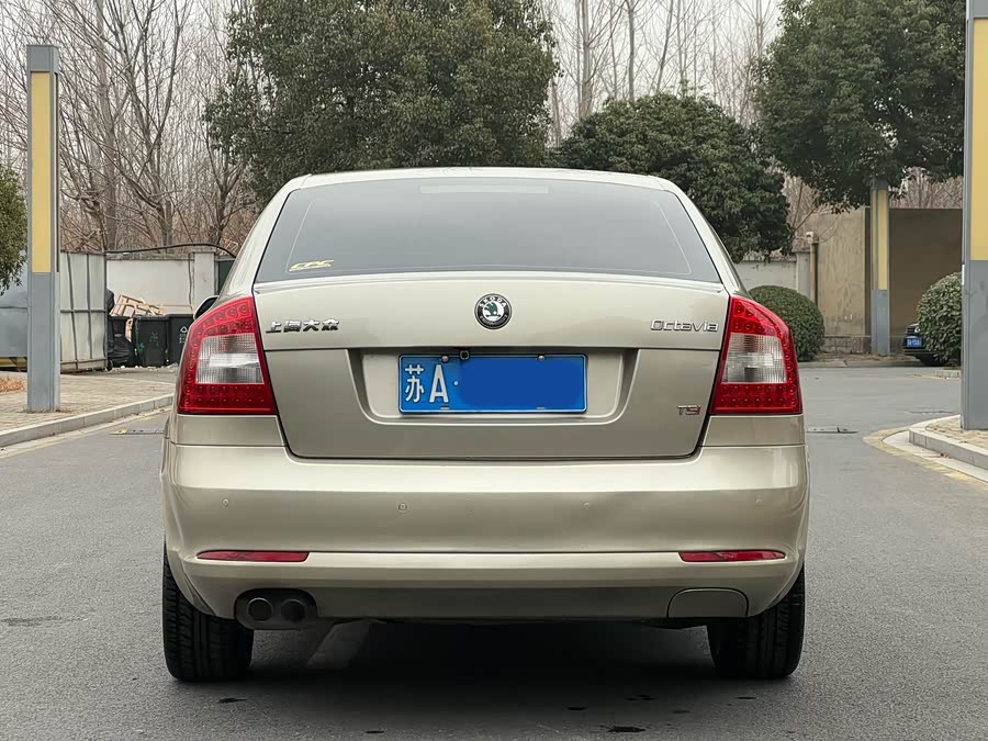 Skoda Octavia 2010 car image #5