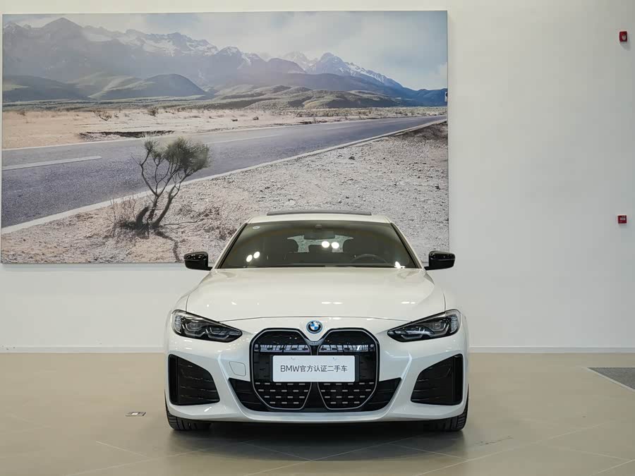 BMW i4 2023 car image #5