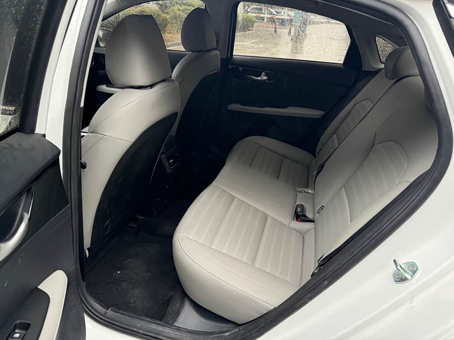 起亚 起亚K3 2023 汽车图片 #5