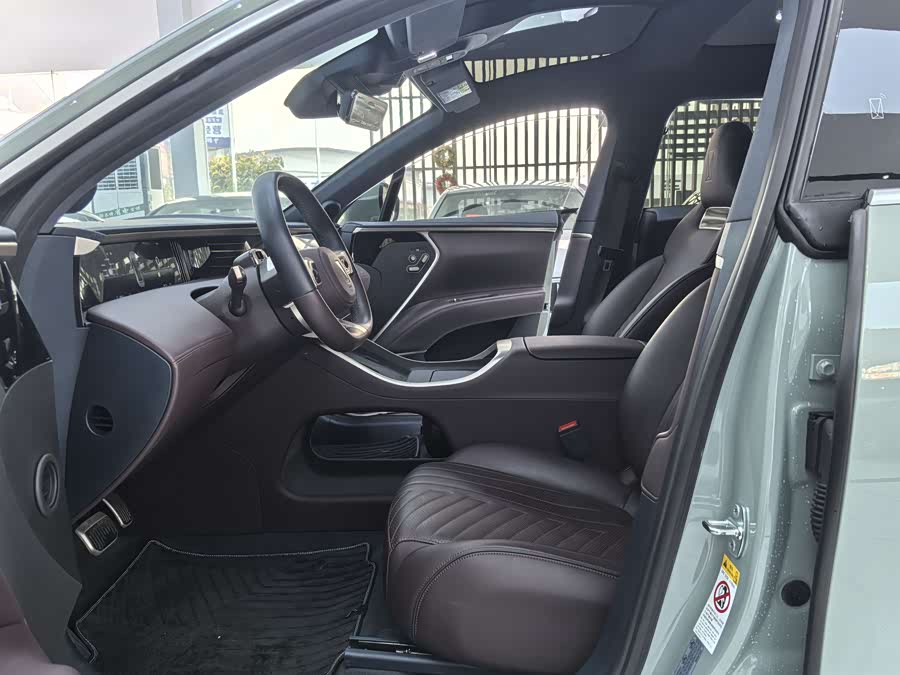 Avatr 11 2022 car image #5