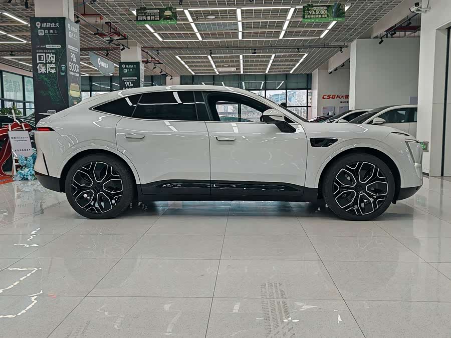 Avatr 11 2023 car image #5