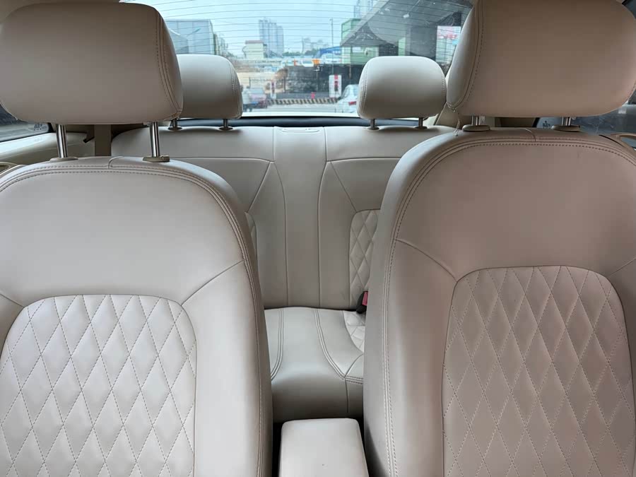 Volkswagen Beetle 2010 immagine di auto #5