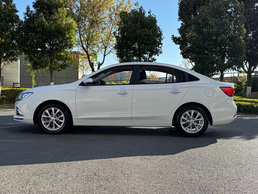 Roewe i5 2020 car image #5