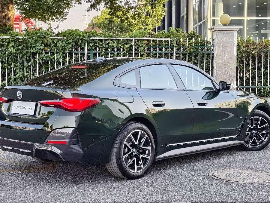 BMW i4 2023 car image #5