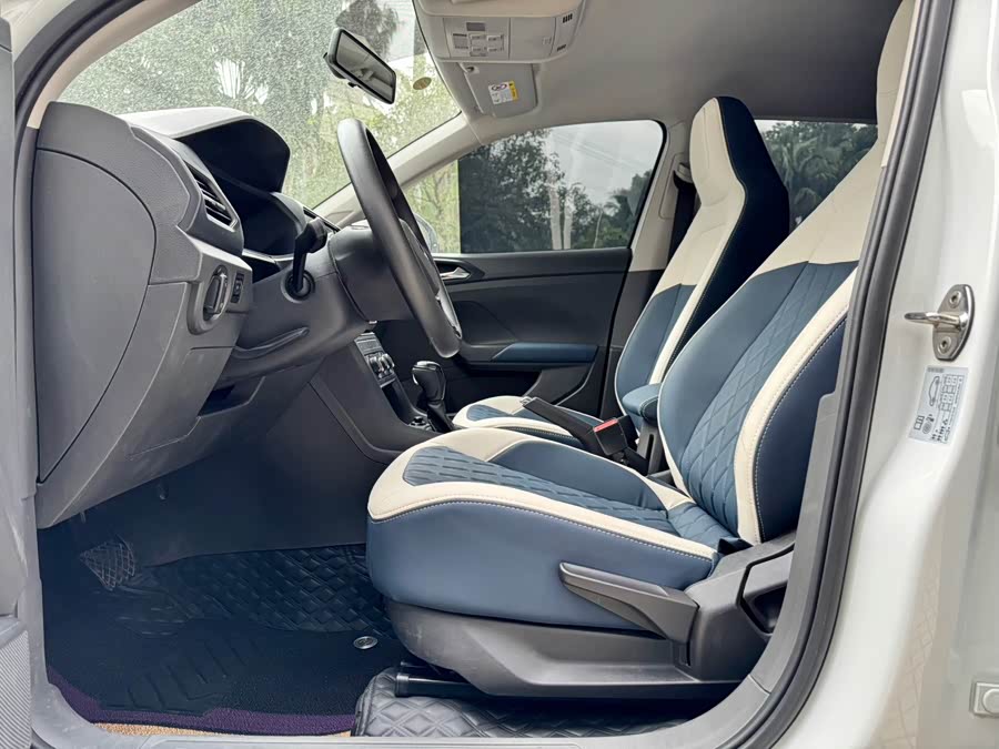 Volkswagen T-Cross 2023 car image #5