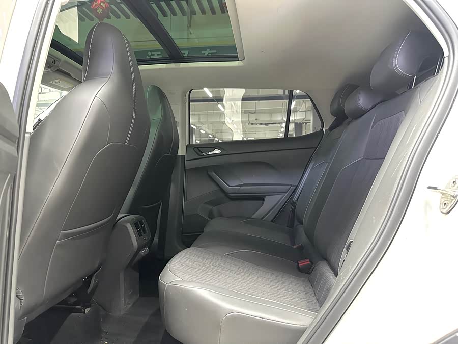Volkswagen T-Cross 2021 car image #5