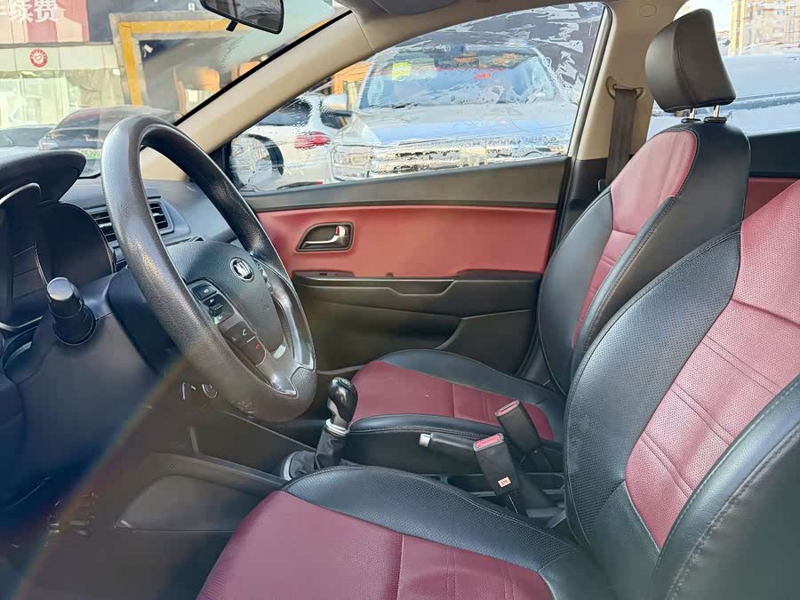 Kia K2 2015 imagen de coche #5