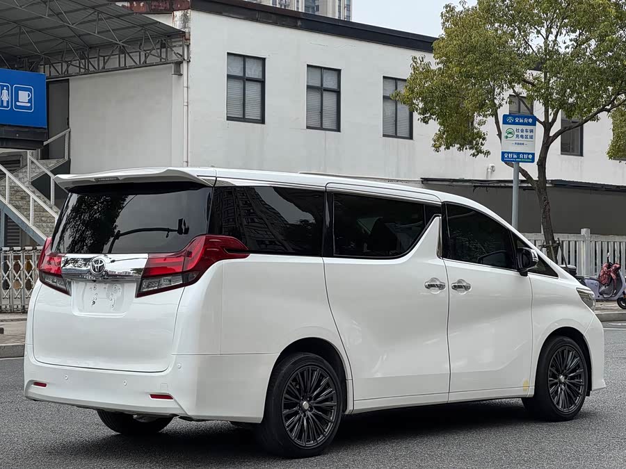 Toyota Alphard 2017 изображение автомобиля #5