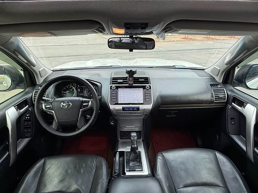 Toyota Land Cruiser Prado 2019 car image #5