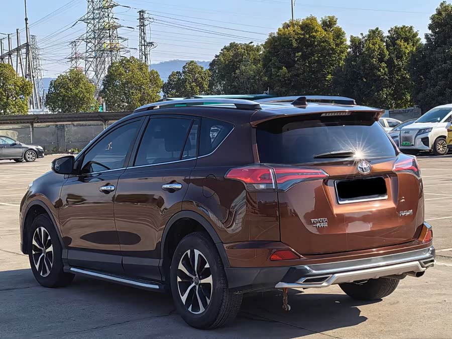 Toyota RAV4 2017 car image #5