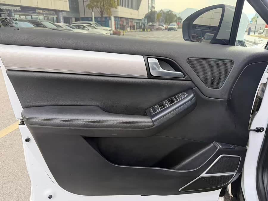 BYD Tang 2020 immagine di auto #5