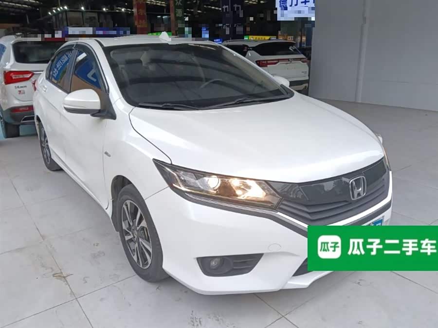 Honda Greiz 2017 #5 Honda Greiz 2017 car image #5