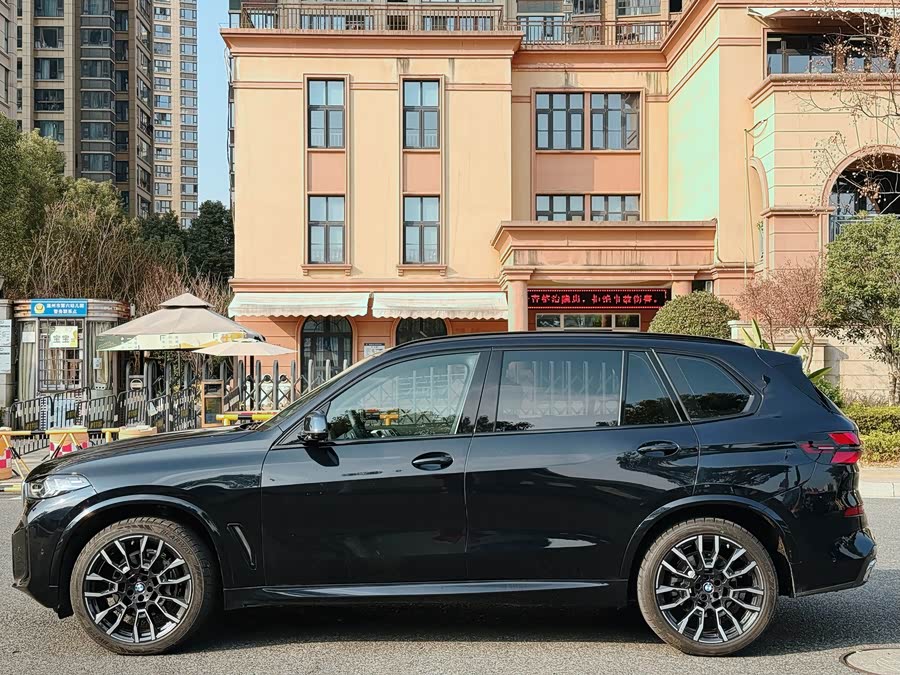 BMW X5 2024 car image #5