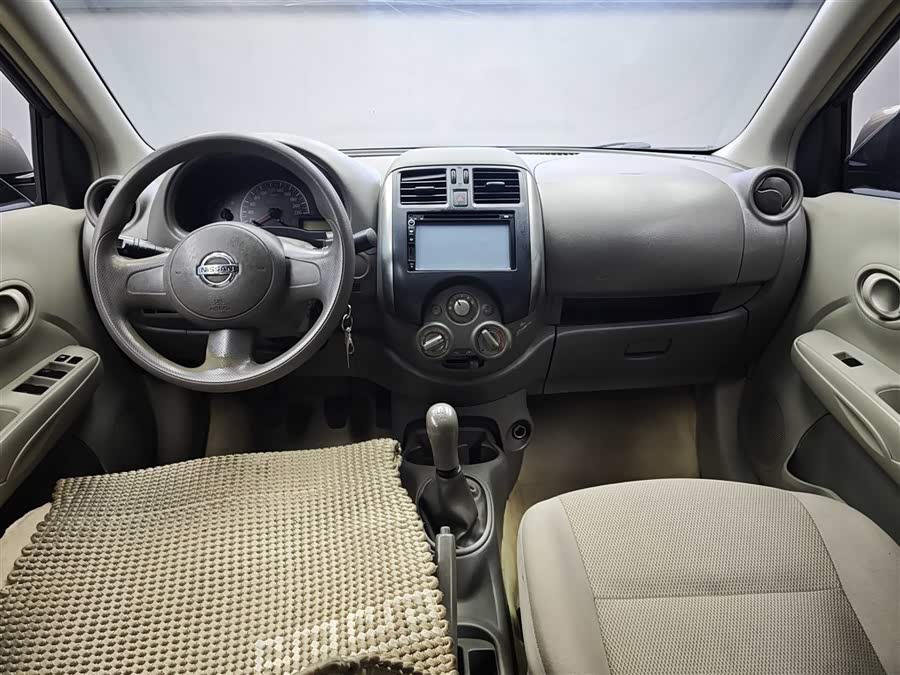 Nissan Sunny 2012 #5 Nissan Sunny 2012 car image #5