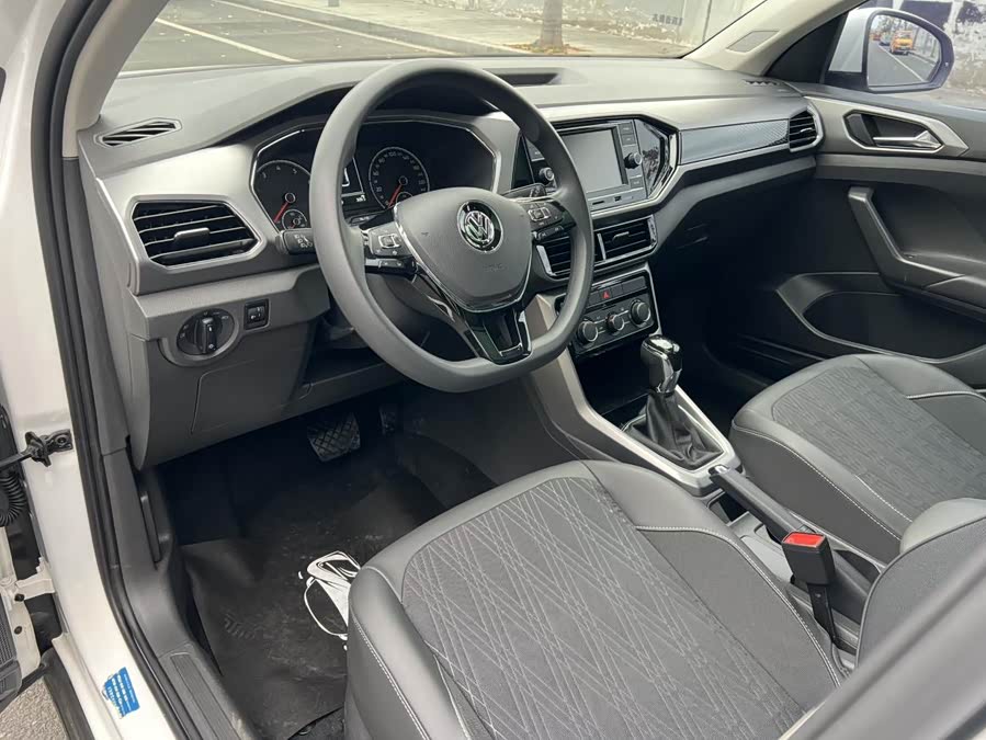 Volkswagen T-Cross 2019 #5 Volkswagen T-Cross 2019 car image #5