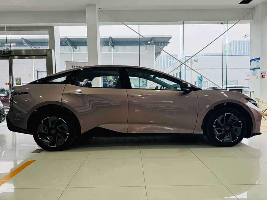 Toyota bZ3 2023 صورة سيارة #5