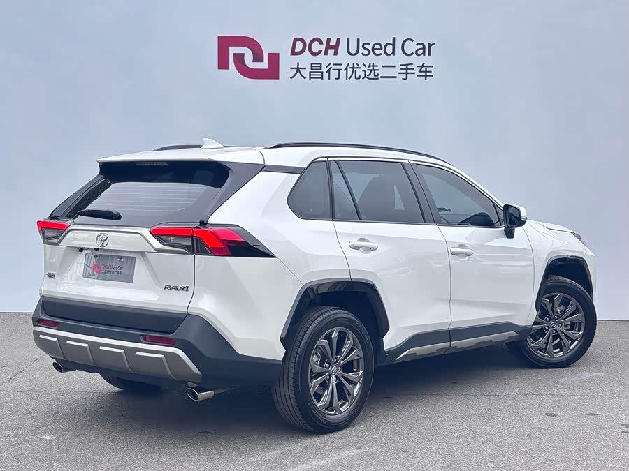Toyota RAV4 2025 car image #5