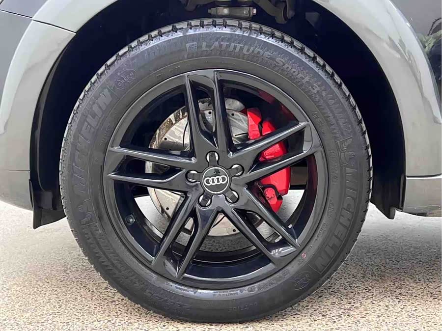 Audi Q5 2018 car image #5