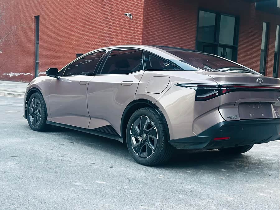 Toyota bZ3 2023 immagine di auto #5