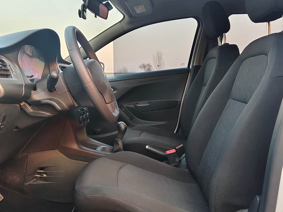 Citroen C-Elysée 2014 imagem de carro #5