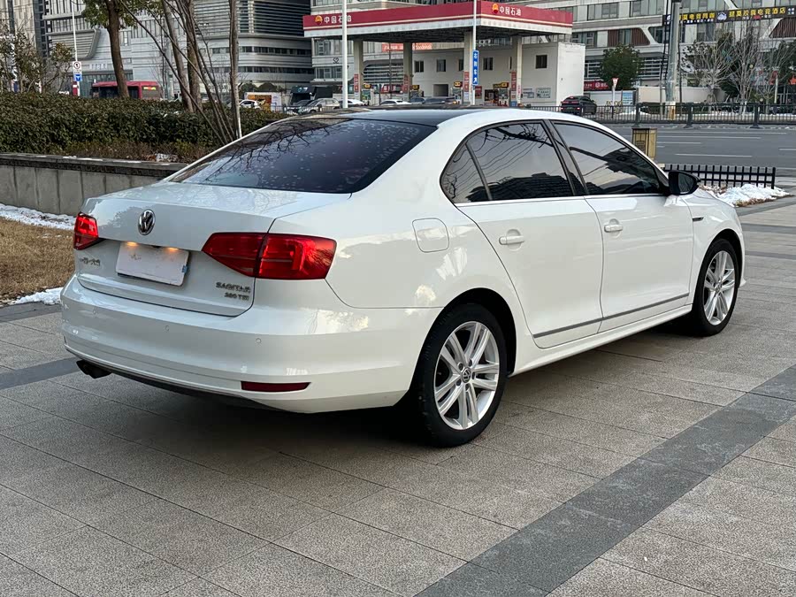 Volkswagen Sagitar 2018 immagine di auto #5