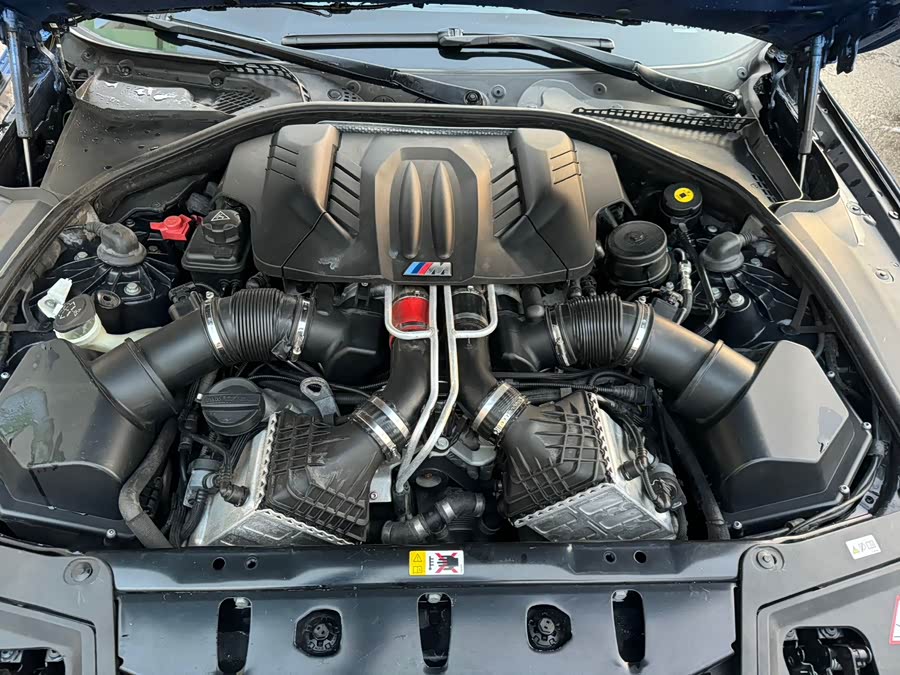 BMW M5 2013 car image #5