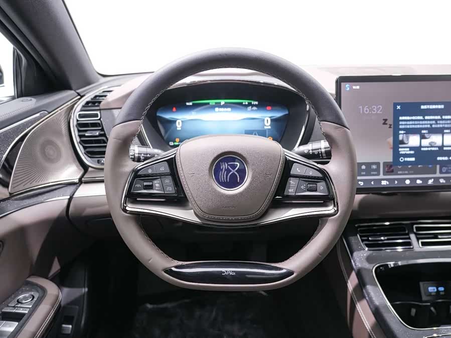 BYD Han 2024 car image #5