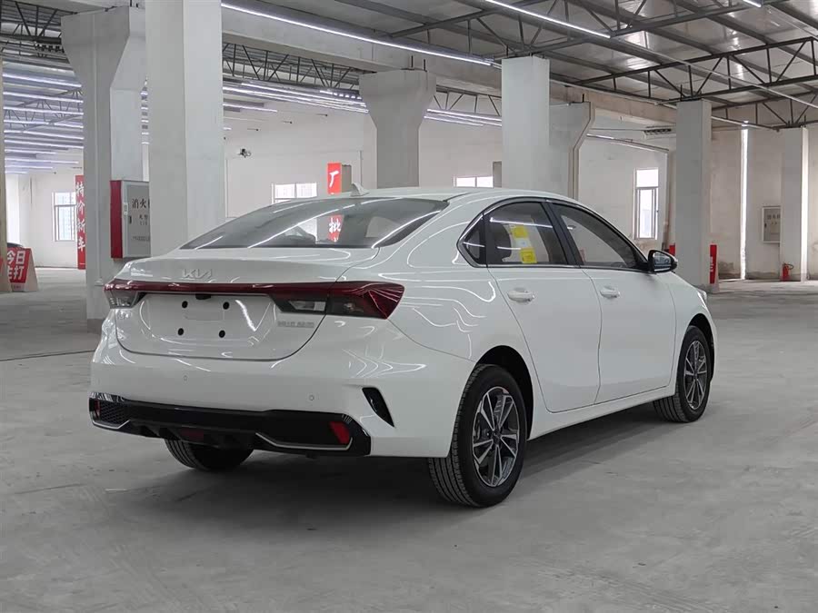 Kia K3 car image #5