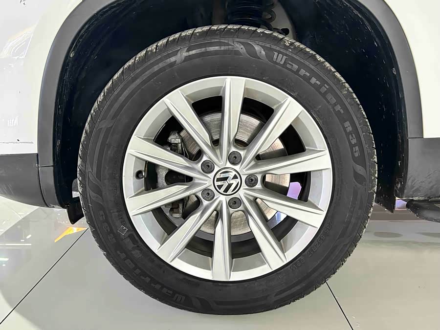 Volkswagen Tiguan 2019 car image #5