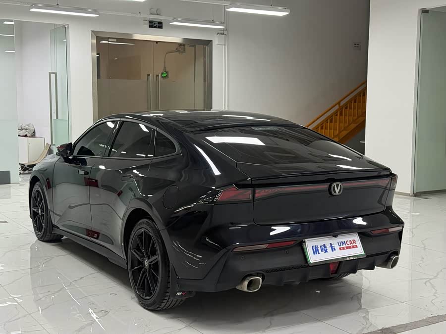 Changan UNI-V iDD 2023 car image #5