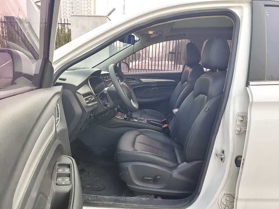 Roewe RX3 2019 car image #5