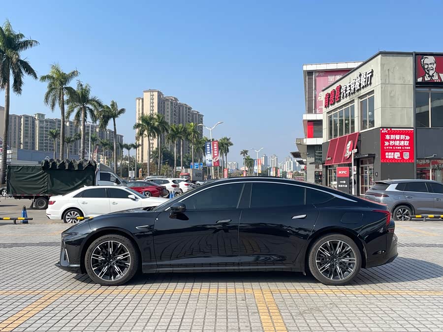 哪吒汽车 哪吒S 2023 汽车图片 #5