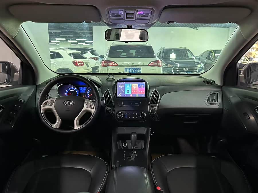 Hyundai ix35 2015 car image #5