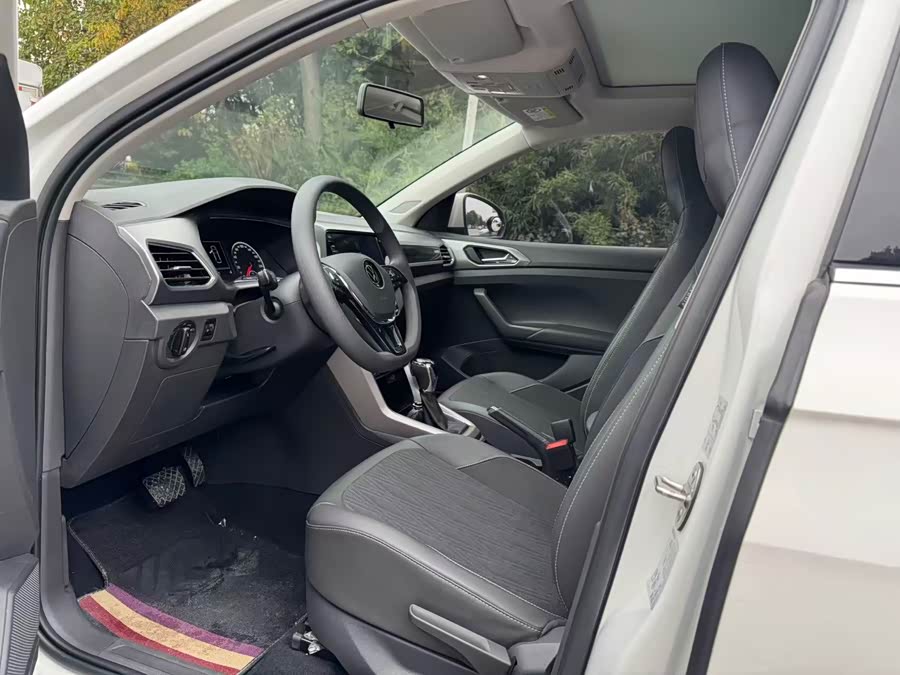 Volkswagen T-Cross 2021 car image #5