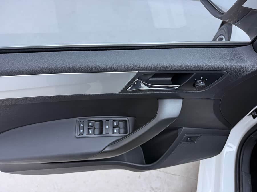 Skoda Rapid 2022 car image #5