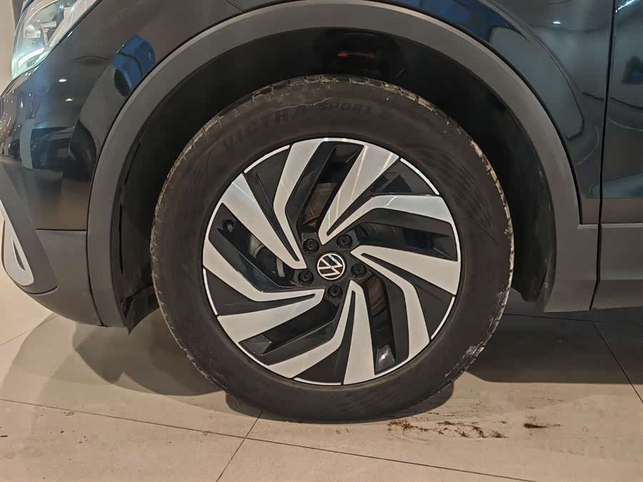 Volkswagen Tiguan L 2021 #5 Volkswagen Tiguan L 2021 car image #5