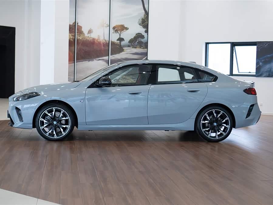 BMW 2 Series 2025 car image #5