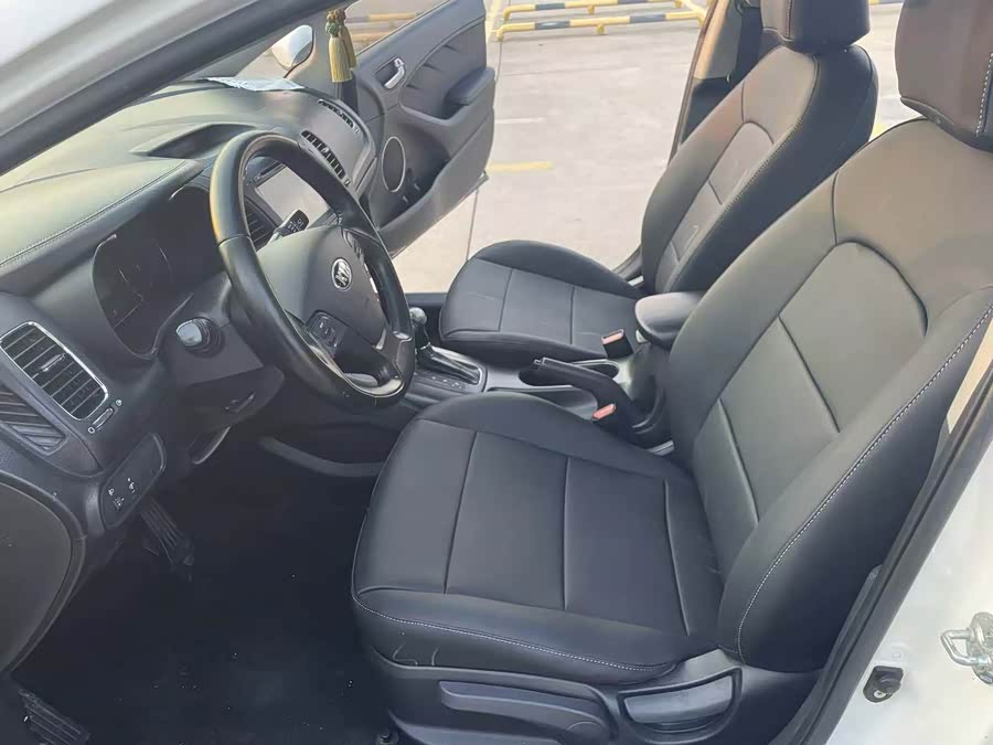 Kia K3 2013 car image #5