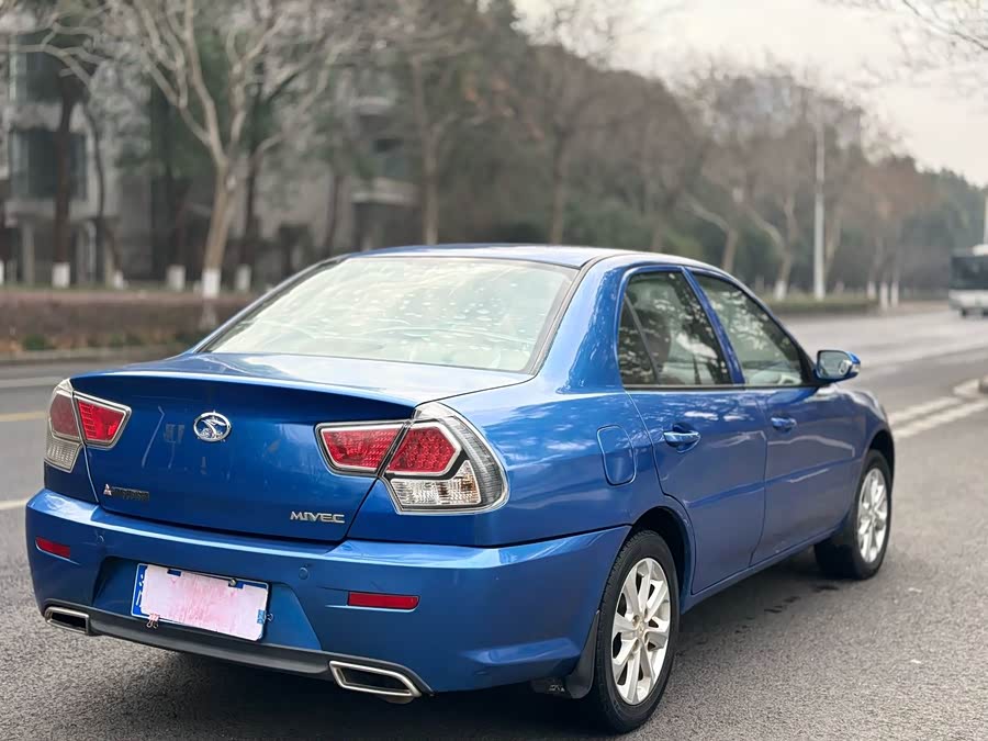 Soueast V3 Lingyue 2012 car image #5