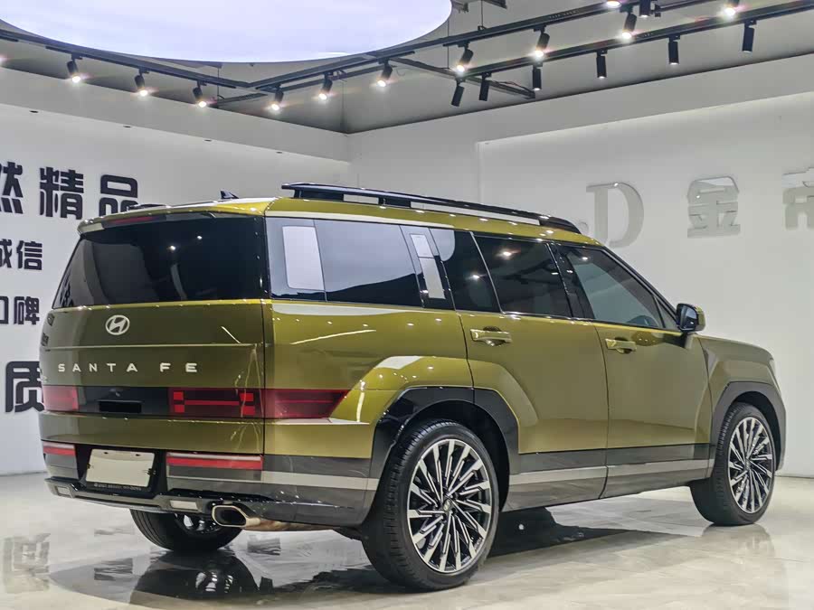 Hyundai Santa Fe 2025 car image #5