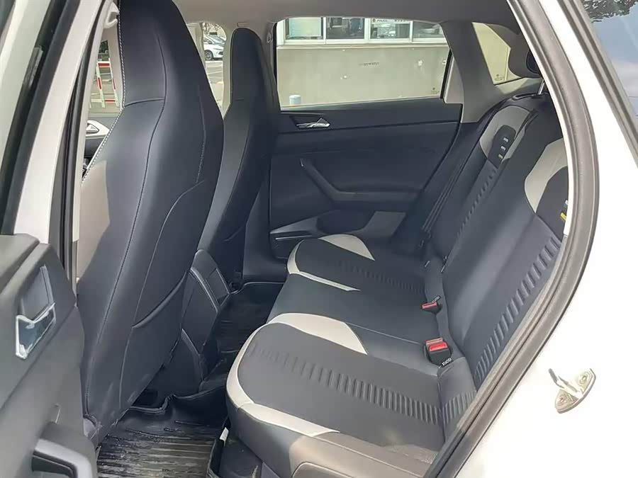 Volkswagen Polo 2019 car image #5