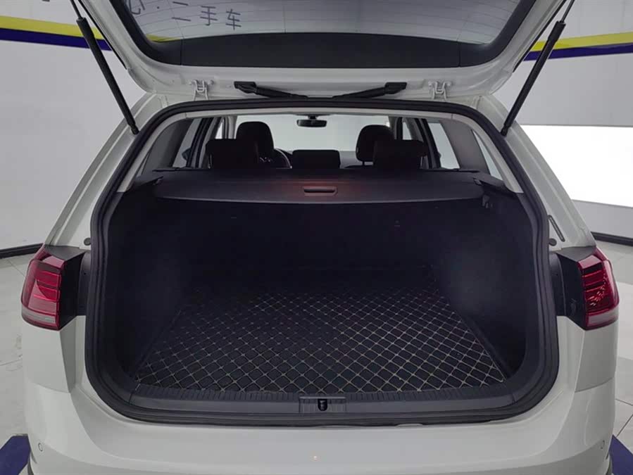 Volkswagen Golf (Imported) 2019 imagem de carro #5